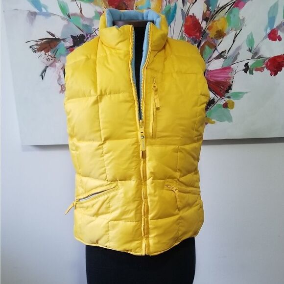 𝅺Old Navy Sleeveless Reversible Yellow and Blue Puffer Jacket - Picture 2 of 9